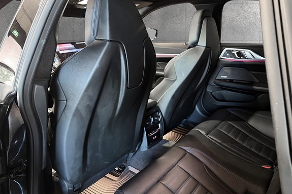 BMW i4 10 of 30