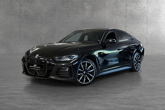 BMW i4 3 of 30