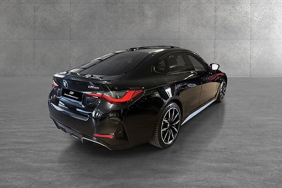 BMW i4 7 of 30
