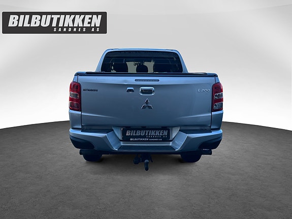 Mitsubishi L200 4 of 18