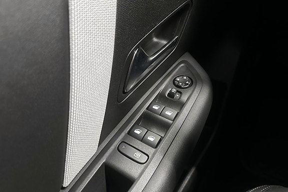 Citroen E-C4 X 17 of 25