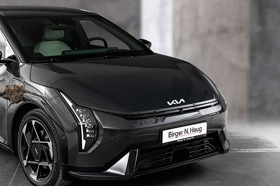 Kia EV4 4 of 27