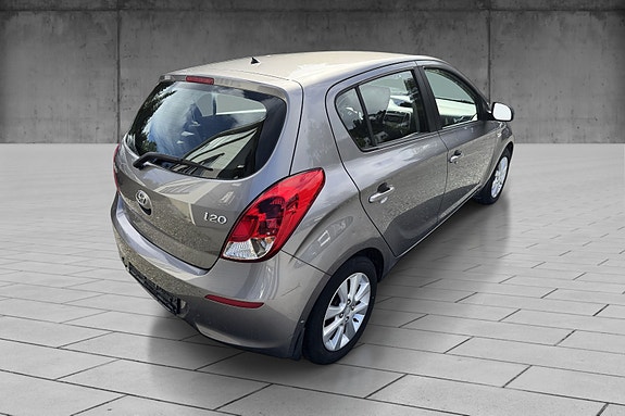 Hyundai i20 6 of 19