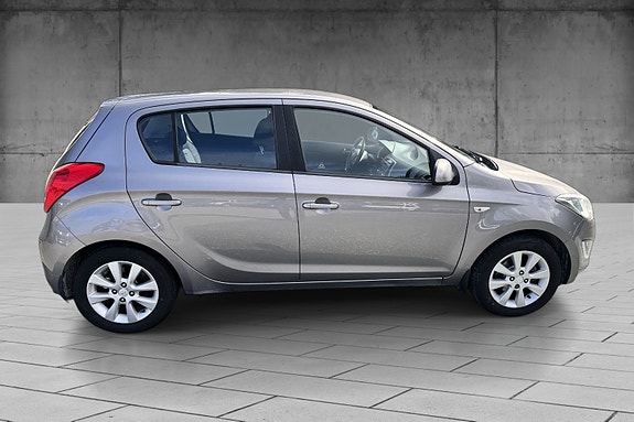 Hyundai i20 4 of 19