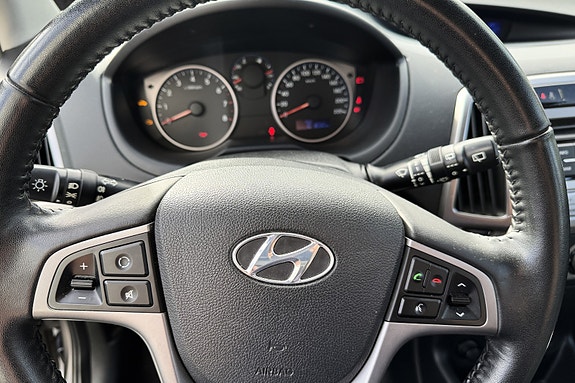Hyundai i20 11 of 19