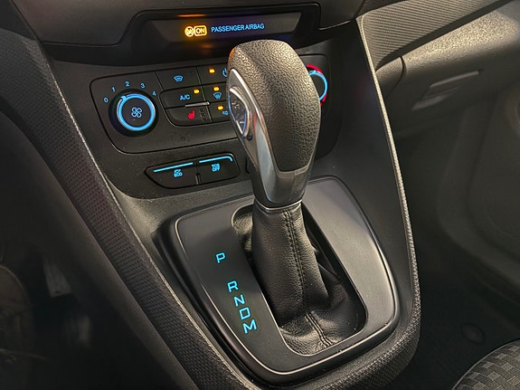 Ford Transit Connect 6 of 22