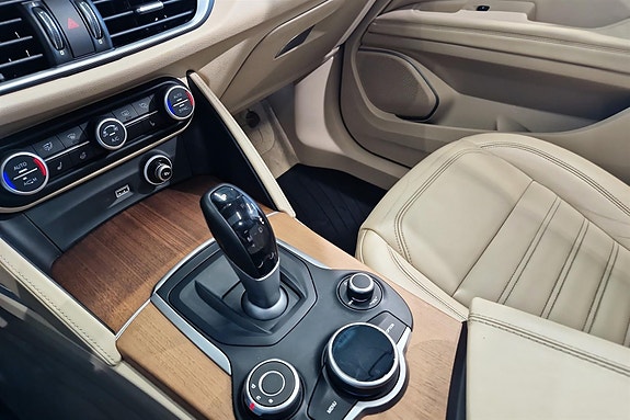 Alfa Romeo Stelvio 19 of 20