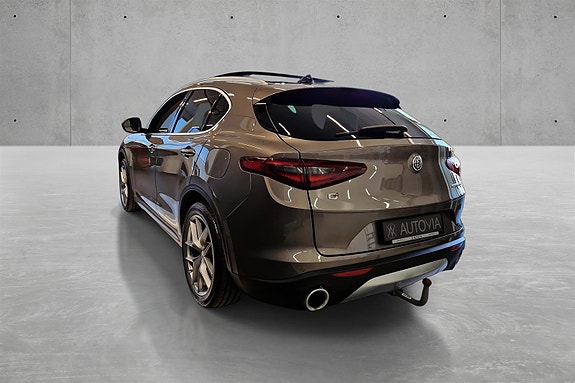 Alfa Romeo Stelvio 7 of 20