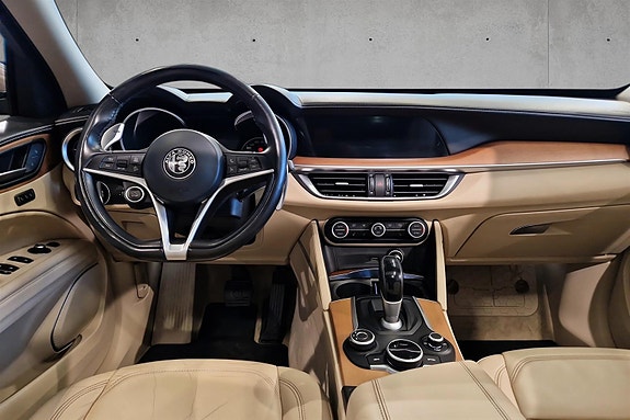 Alfa Romeo Stelvio 13 of 20