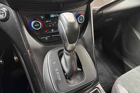 Ford Kuga 19 of 25