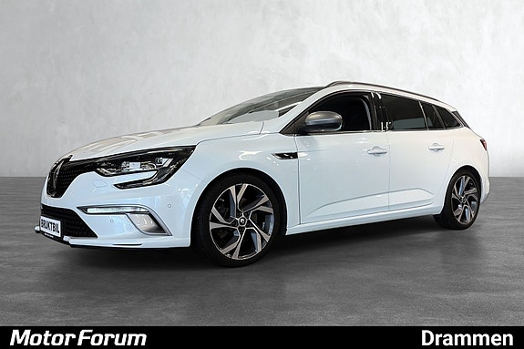 Sporty frontvinkel med elegante LED-lys og lettmetallfelger.