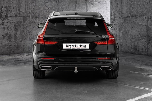 Volvo V60 Cross Country 7 of 30