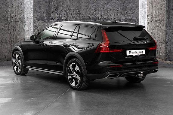 Volvo V60 Cross Country 5 of 30