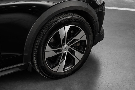 Volvo V60 Cross Country 9 of 30