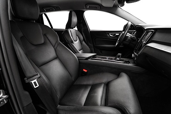Volvo V60 Cross Country 12 of 30