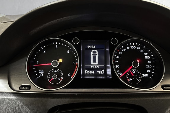 Volkswagen Passat 13 of 20