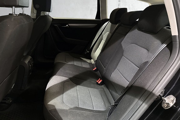 Volkswagen Passat 11 of 20