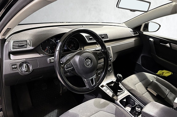 Volkswagen Passat 10 of 20