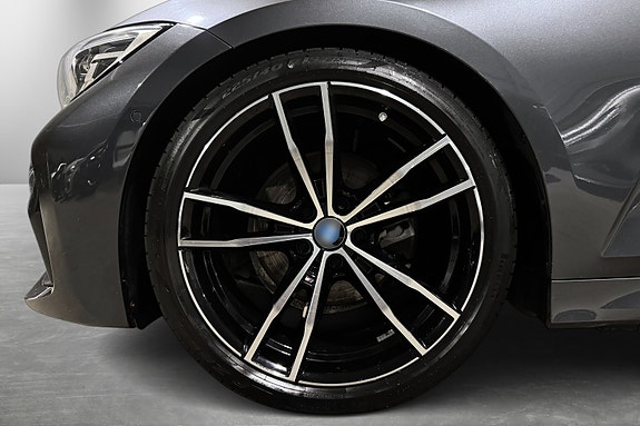 BMW 320d 14 of 30