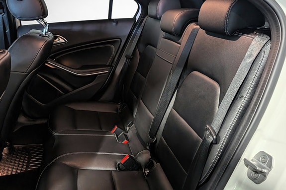 Mercedes-Benz A180 19 of 23