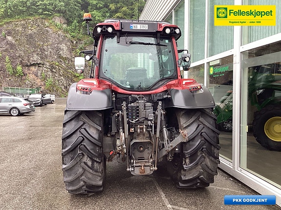 Valtra N175 3 of 13