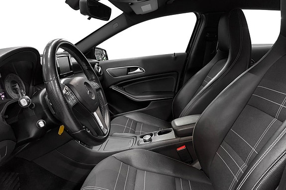 Mercedes-Benz A180 2 of 12