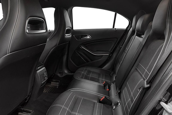 Mercedes-Benz A180 3 of 12