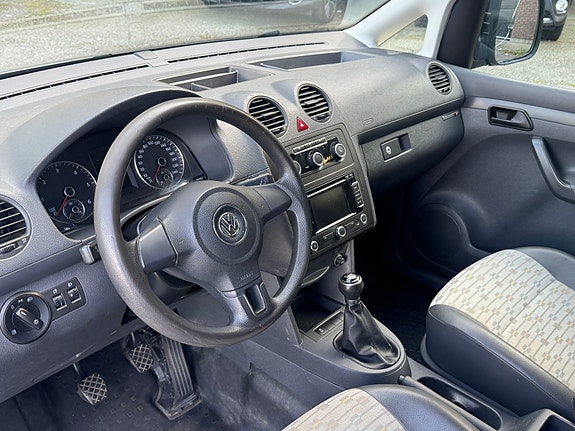 Volkswagen Caddy Maxi 11 of 23