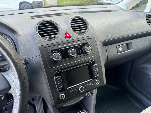Volkswagen Caddy Maxi 15 of 23