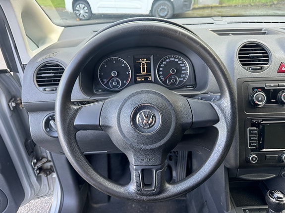 Volkswagen Caddy Maxi 12 of 23
