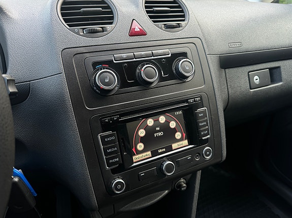 Volkswagen Caddy Maxi 16 of 23
