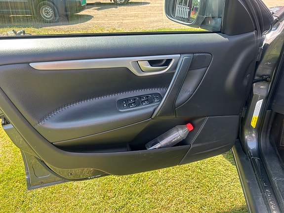 Volvo XC70 9 of 24