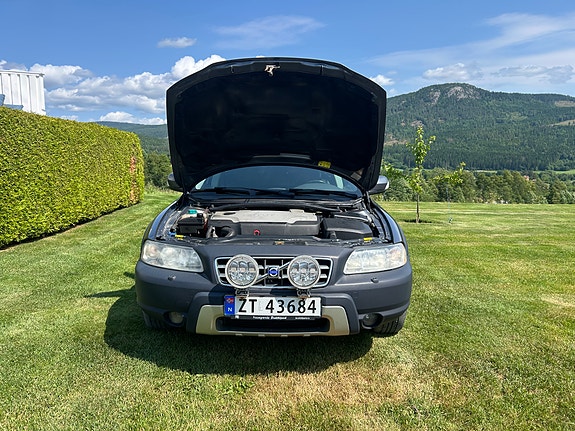 Volvo XC70 3 of 24