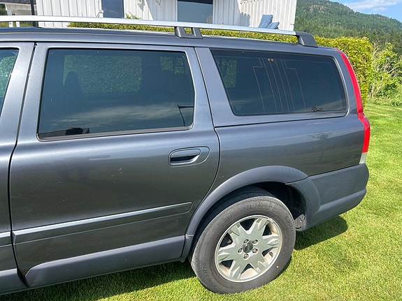 Volvo XC70 10 of 24
