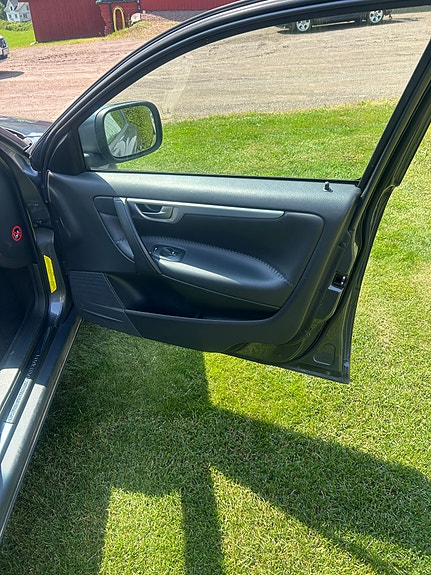Volvo XC70 15 of 24
