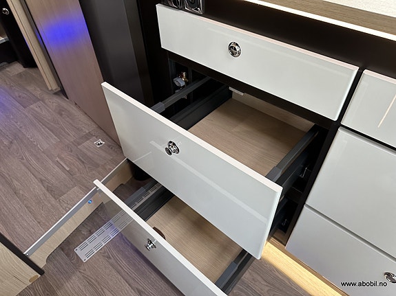 Autostar 790LC / Queensbed / ALDE / 180HK / Automat / AL-KO Chassis 17 of 30