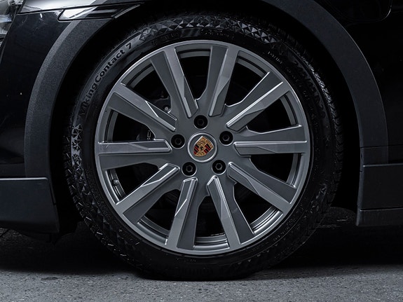 Porsche Taycan 6 of 30