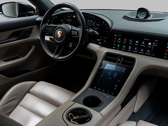 Porsche Taycan 12 of 30