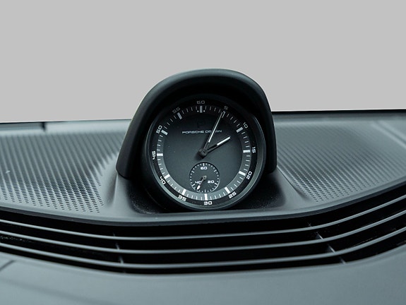Porsche Taycan 11 of 30