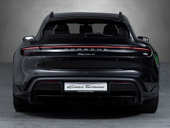 Porsche Taycan 9 of 30