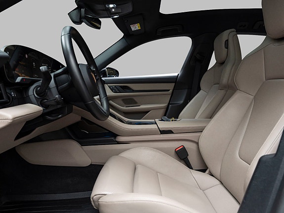 Porsche Taycan 13 of 30