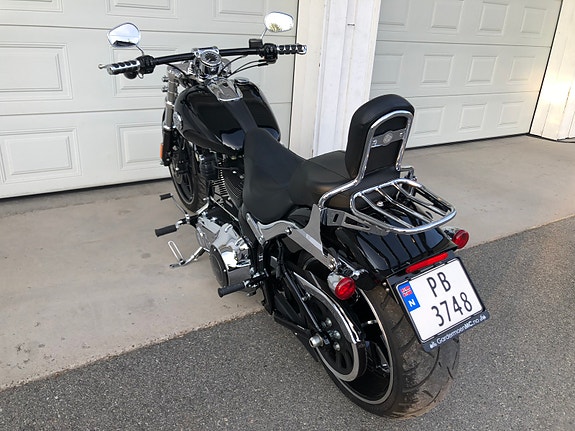 Harley-Davidson FXSB Breakout 5 of 21