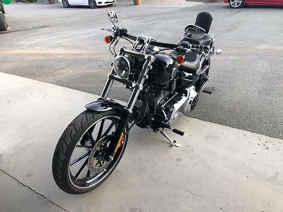 Harley-Davidson FXSB Breakout 12 of 21