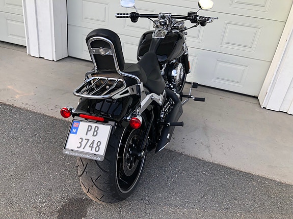 Harley-Davidson FXSB Breakout 2 of 21