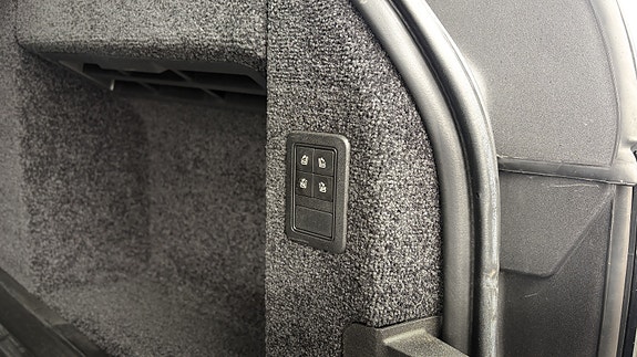 Land Rover Range Rover 16 of 30