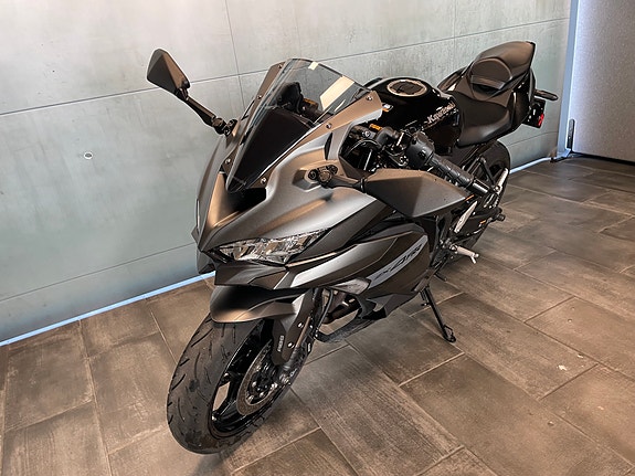 Kawasaki Ninja ZX-4RR 11 of 11