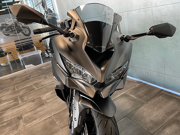 Kawasaki Ninja ZX-4RR 4 of 11