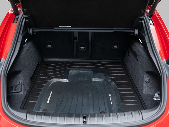 Porsche Taycan 8 of 30