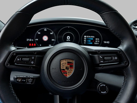 Porsche Taycan 16 of 30
