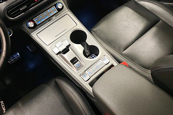 Hyundai Kona 12 of 29